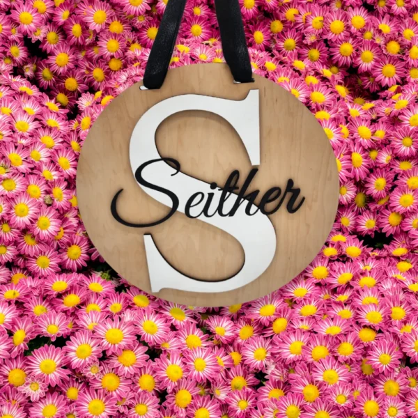 18" Personalized Last Name Front Door Hanger - Image 4
